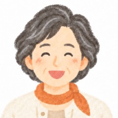 笑顔の年配の女性